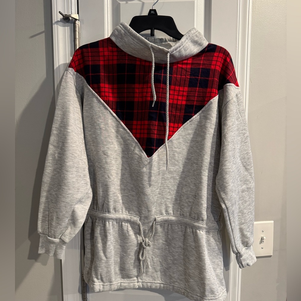 Medium Vintage Morgan Square Gray and Red Plaid Women's Sweatshirt